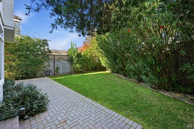 $1,669,000 | 28 South Newport Drive, Napa, CA 94559