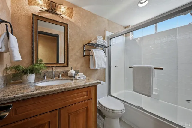 $1,669,000 | 28 South Newport Drive, Napa, CA 94559