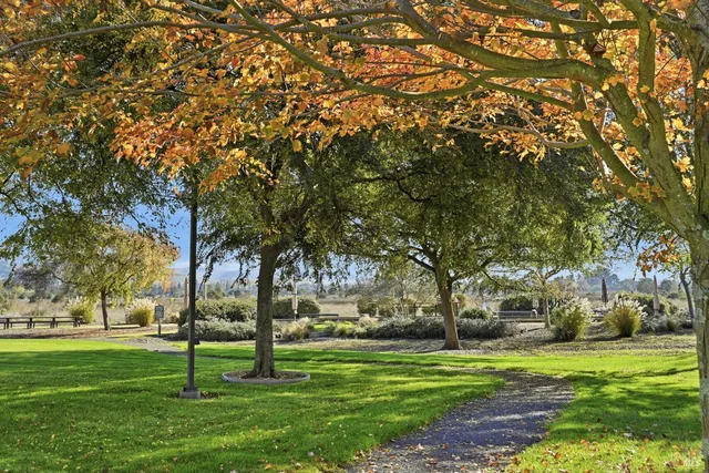 $1,669,000 | 28 South Newport Drive, Napa, CA 94559