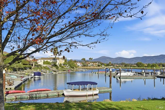 $1,669,000 | 28 South Newport Drive, Napa, CA 94559