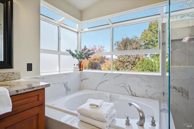 $1,669,000 | 28 South Newport Drive, Napa, CA 94559