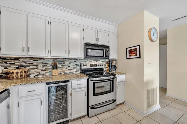 $678,000 | 80 Windlass Pointe Drive, Unit 80, Moneta, VA 24121