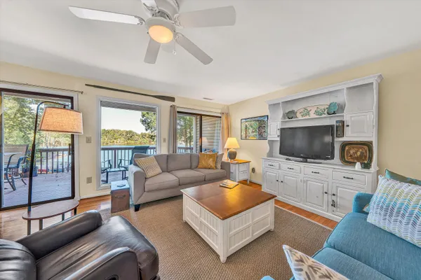 $678,000 | 80 Windlass Pointe Drive, Unit 80, Moneta, VA 24121