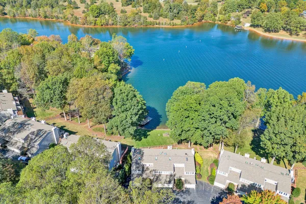 $678,000 | 80 Windlass Pointe Drive, Unit 80, Moneta, VA 24121