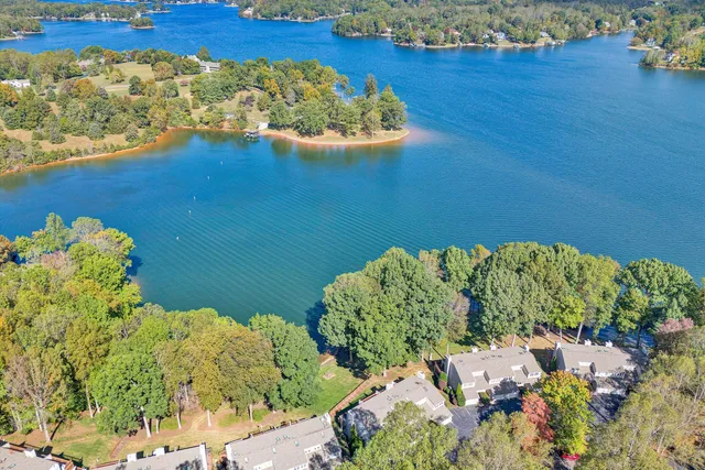 $710,000 | 80 Windlass Pointe Drive, Unit 80, Moneta, VA 24121