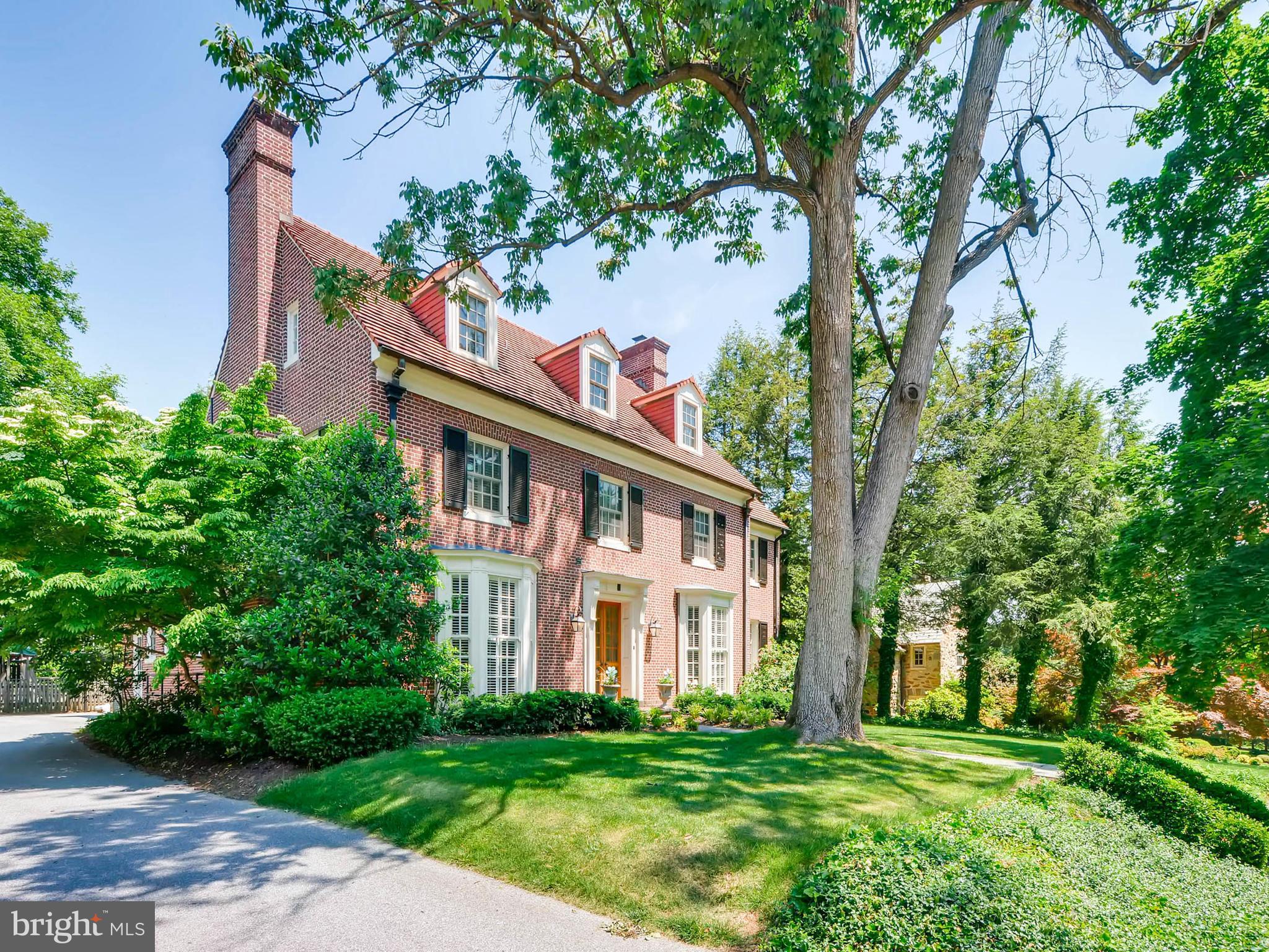 6 St Martins Road Baltimore, MD 21218 - Photo 2 of 21 Long driveway leads to attached garage