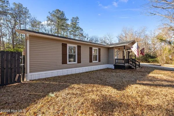 $299,000 | 9925 Highway 53, Burgaw, NC 28425