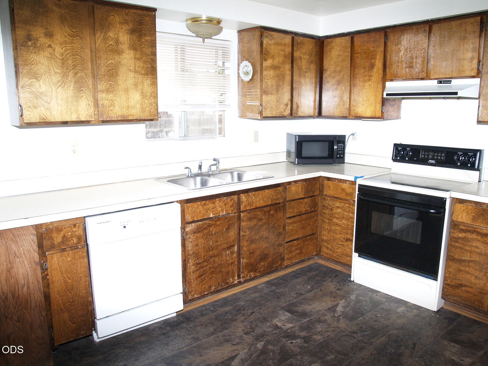 1713 Southwest Lava Avenue Redmond, OR 97756 - Photo 11 of 12