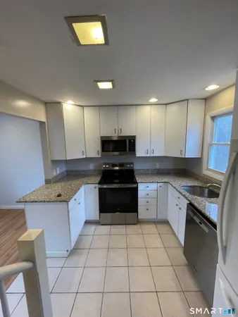 $2,990 | 34 Rossi Avenue, Stonington, CT 06379