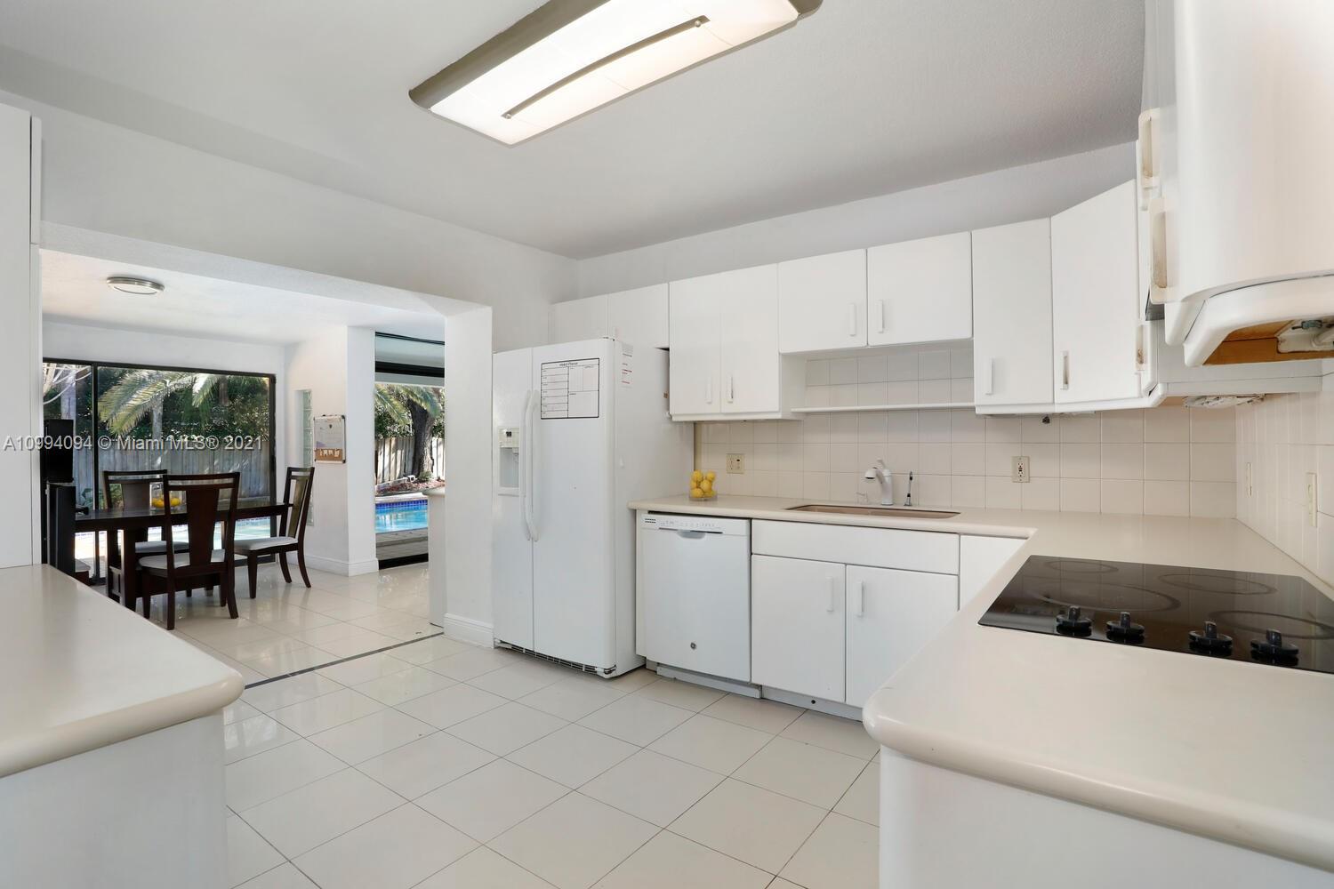 12401 Southwest 72nd Avenue Pinecrest, FL 33156 - Photo 13 of 16