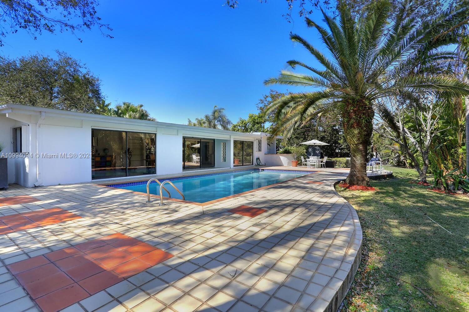 12401 Southwest 72nd Avenue Pinecrest, FL 33156 - Photo 3 of 16