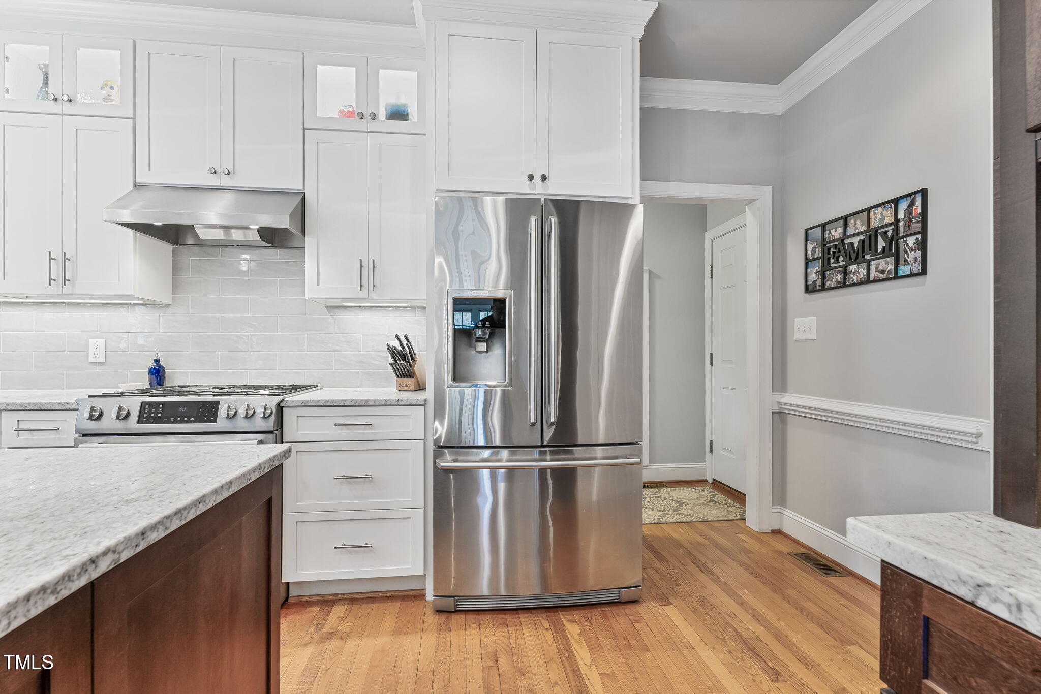 4513 Touchstone Forest Road Raleigh, NC 27612 - Photo 20 of 79 Gorgeous Kitchen - S/S Fridge STAYS!