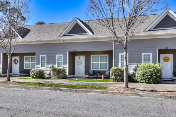 $262,000 | 306 Alta Vista Avenue, Unit 5, North Augusta, SC 29841