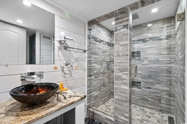 $199,900 | 2310 North Ocean Boulevard, Unit 204, Myrtle Beach, SC 29577