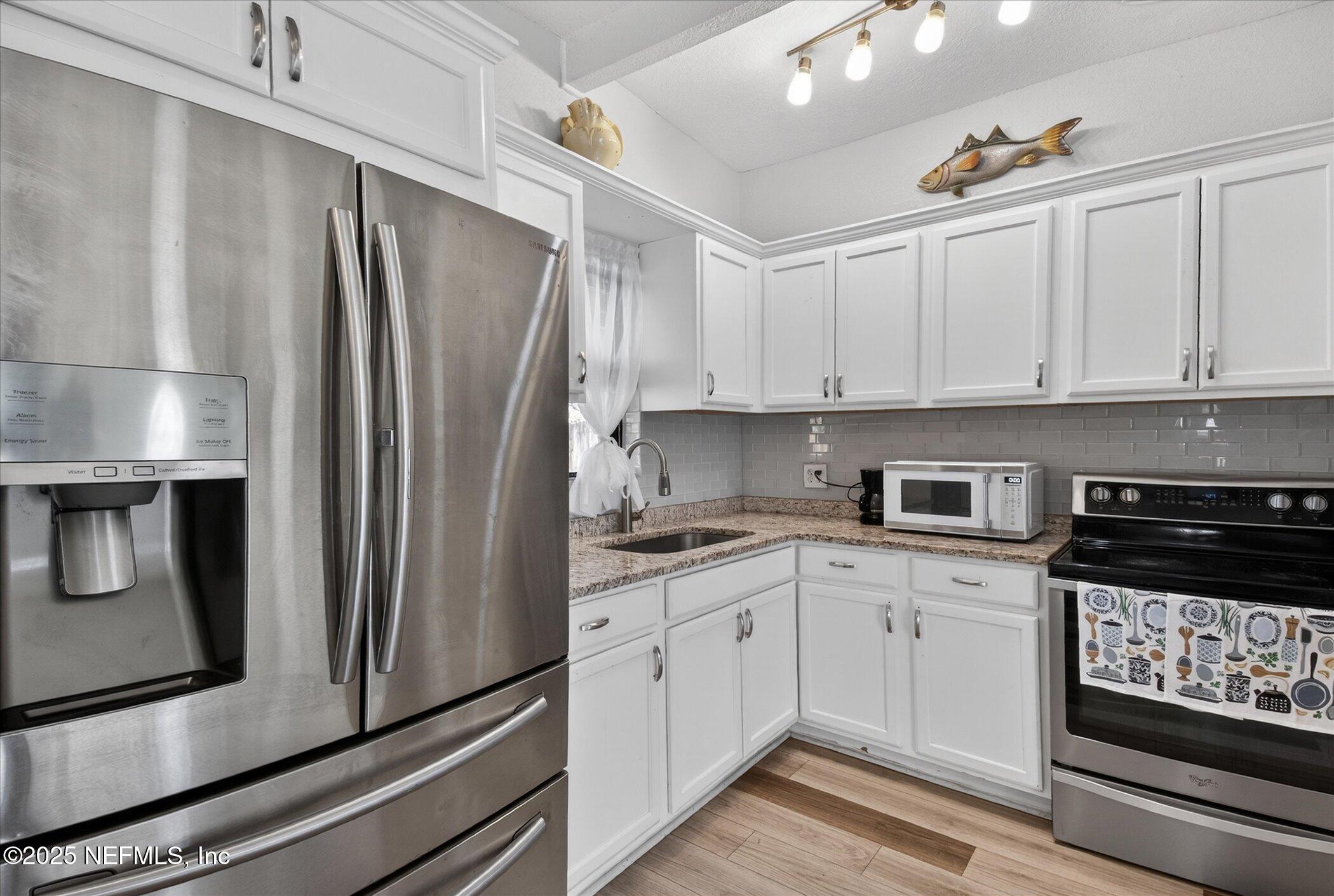 3177 Loretto Road Jacksonville, FL 32223 - Photo 16 of 31 13-3177-Loretto-Rd-WindowStill