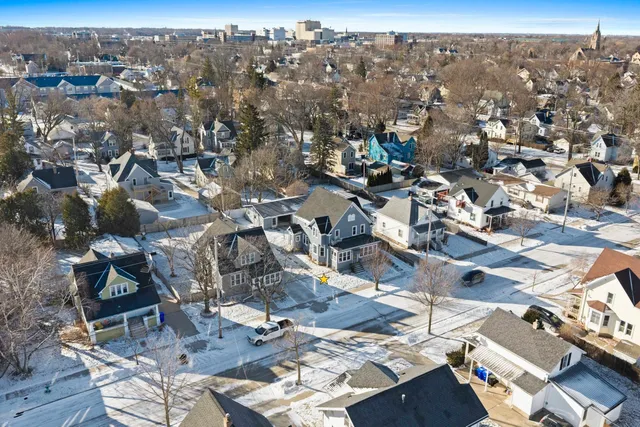 $275,000 | 425 East Summer Street, Appleton, WI 54911