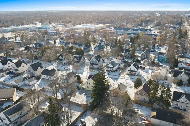 $275,000 | 425 East Summer Street, Appleton, WI 54911