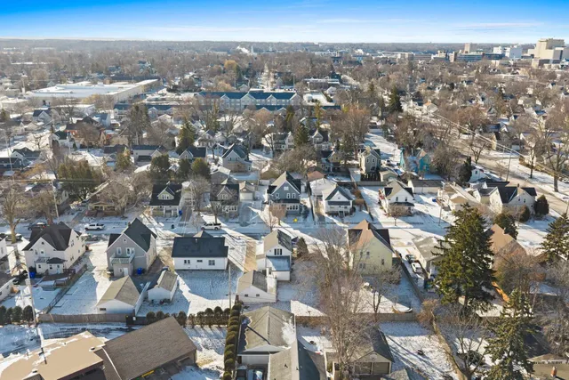 $275,000 | 425 East Summer Street, Appleton, WI 54911