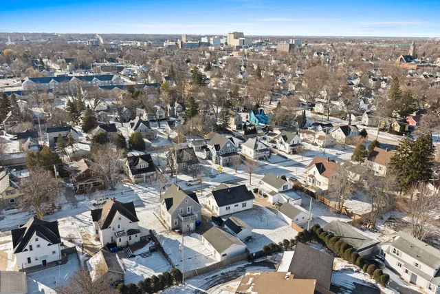 $275,000 | 425 East Summer Street, Appleton, WI 54911