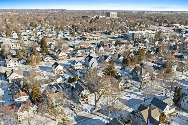 $275,000 | 425 East Summer Street, Appleton, WI 54911