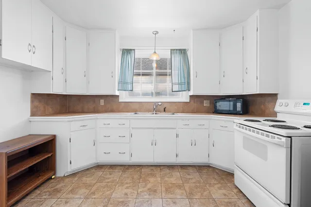 $275,000 | 425 East Summer Street, Appleton, WI 54911