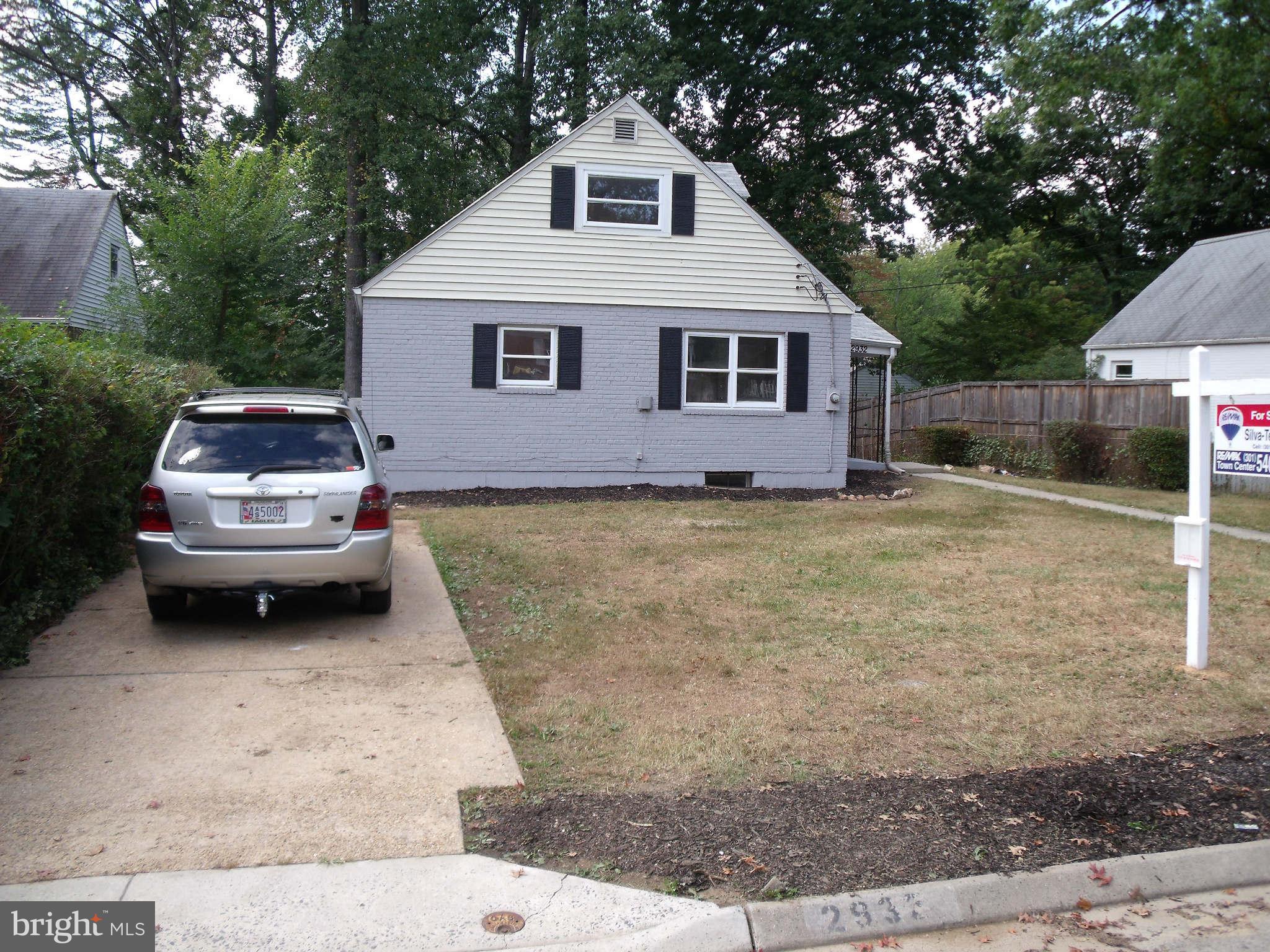 Exterior Driveway for 2/3 Cars