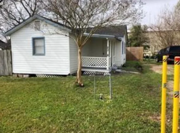 $999 | 2308 10th Avenue, La Marque, TX 77568