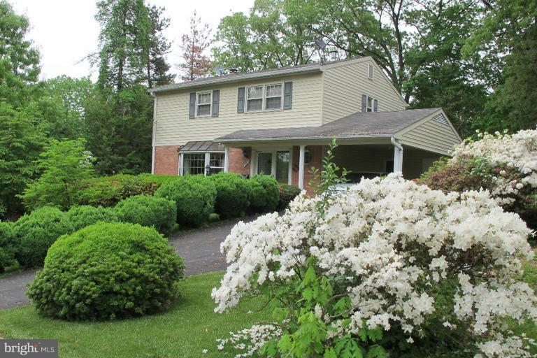 6603 Greenview Lane Springfield, VA 22152 - Photo 1 of 29 Exterior (Front)