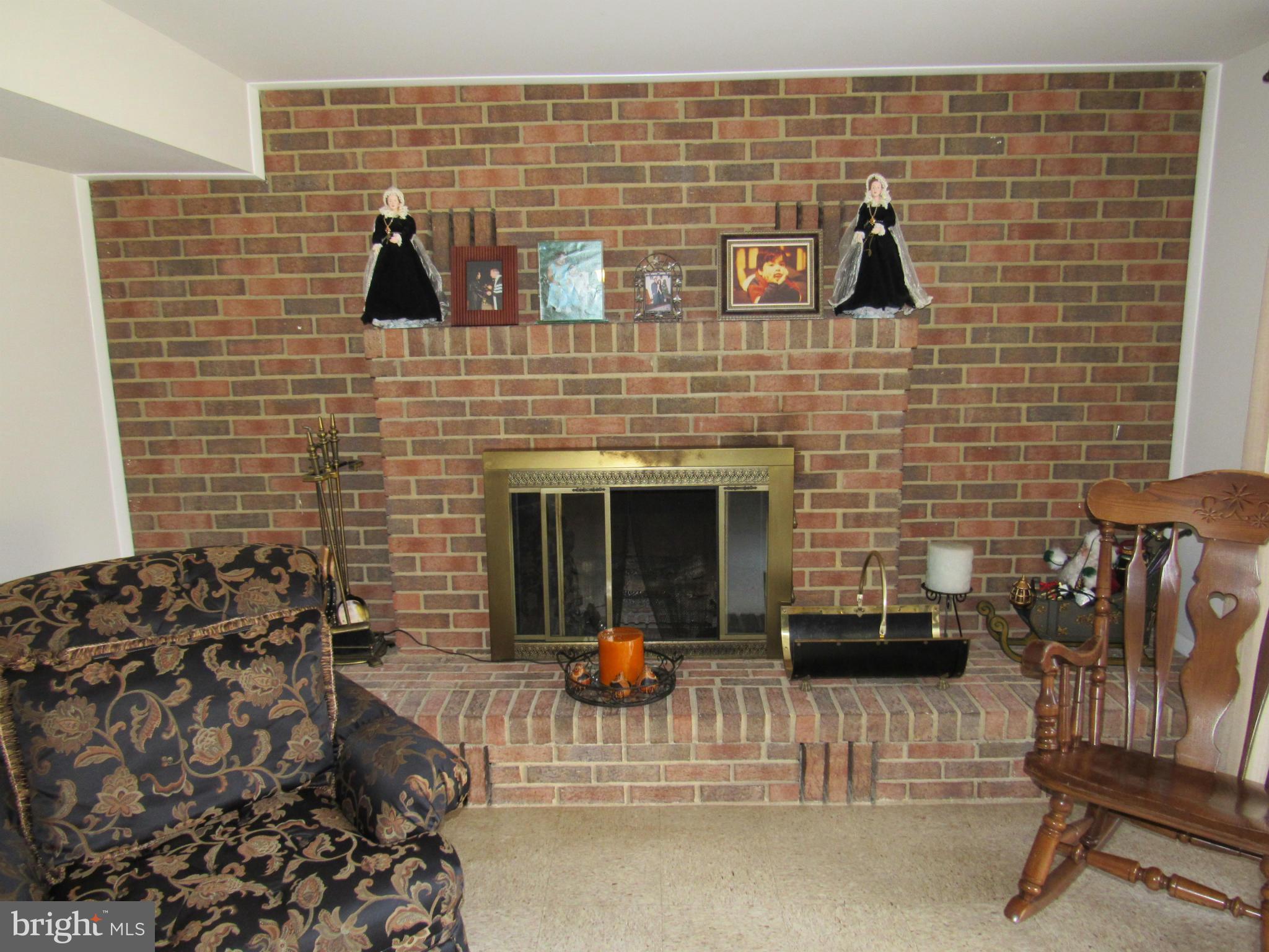 6603 Greenview Lane Springfield, VA 22152 - Photo 19 of 29 Family Room