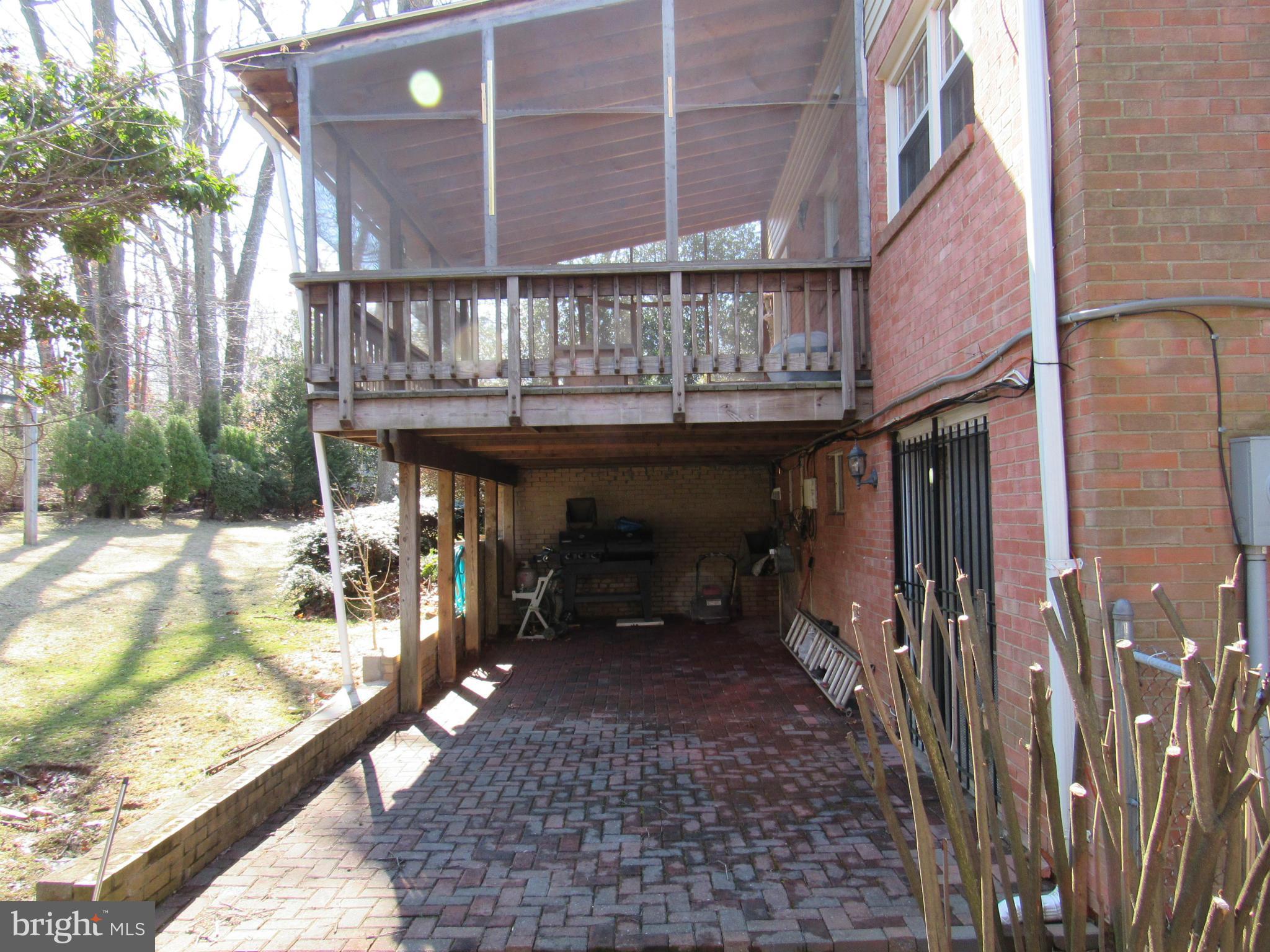 6603 Greenview Lane Springfield, VA 22152 - Photo 24 of 29 Exterior (Rear)