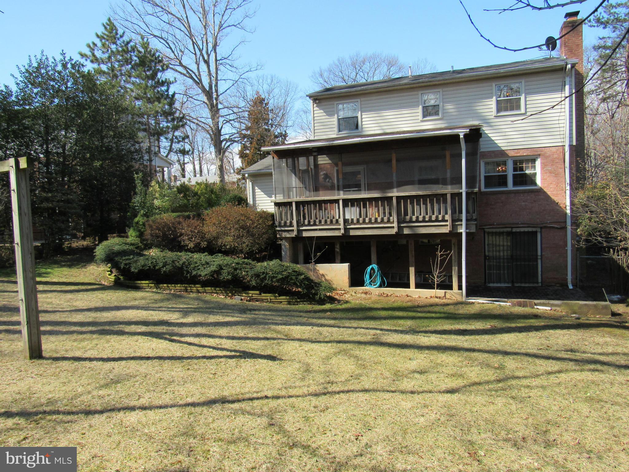 6603 Greenview Lane Springfield, VA 22152 - Photo 25 of 29 Exterior (Rear)