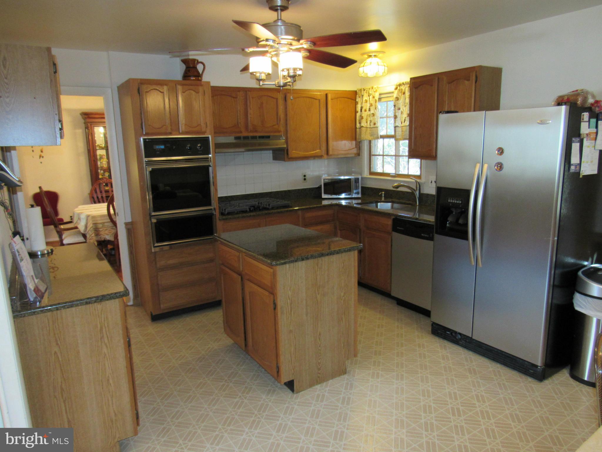 6603 Greenview Lane Springfield, VA 22152 - Photo 6 of 29 Kitchen