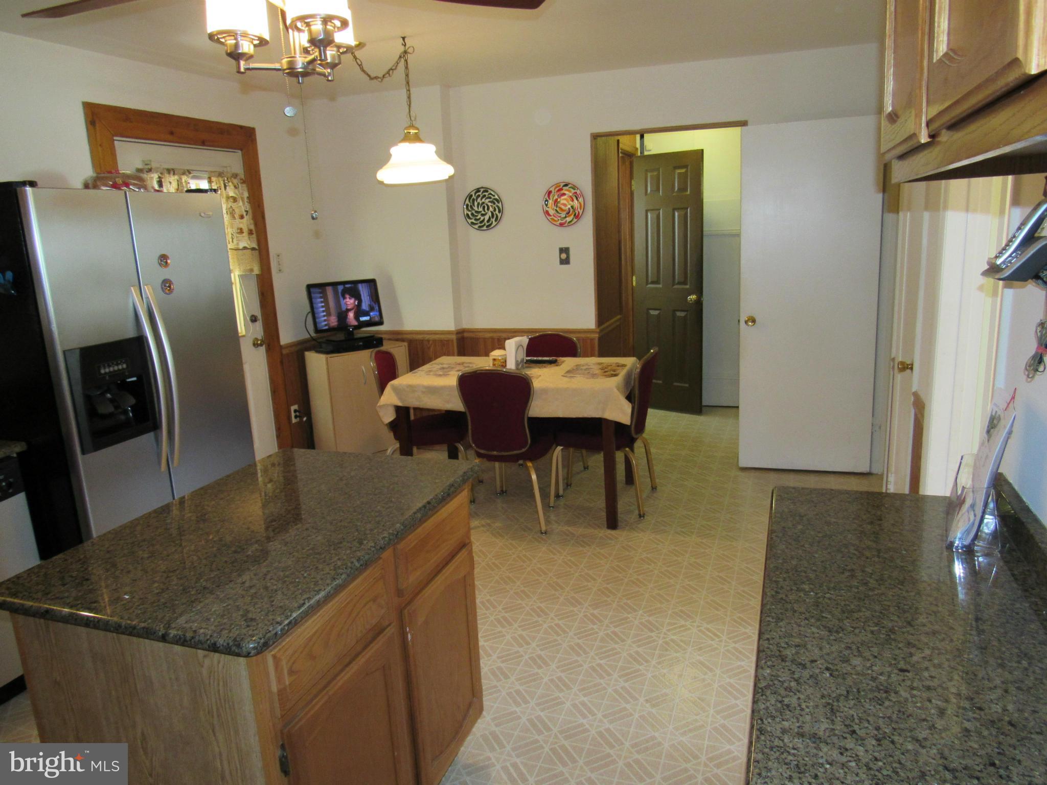6603 Greenview Lane Springfield, VA 22152 - Photo 7 of 29 Kitchen