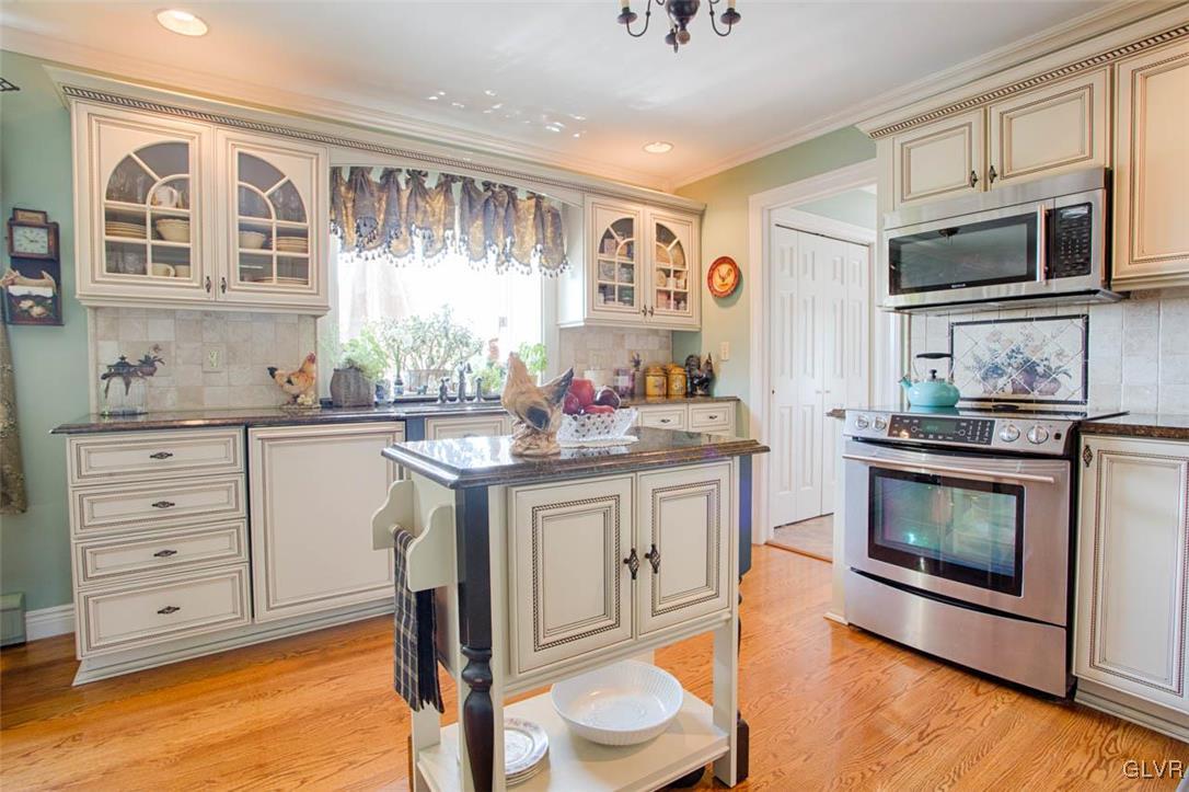 1040 Long Road Easton, PA 18040 - Photo 5 of 23 Gallery Image 5