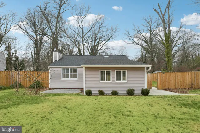 $599,999 | 8422 Woodlawn Street, Alexandria, VA 22309