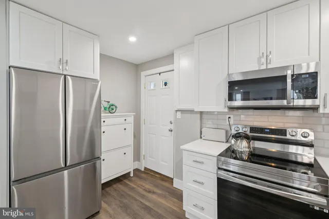 $599,999 | 8422 Woodlawn Street, Alexandria, VA 22309