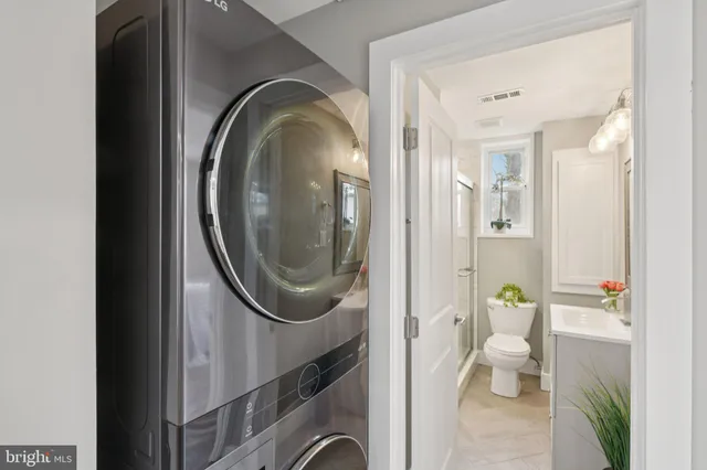 $599,999 | 8422 Woodlawn Street, Alexandria, VA 22309