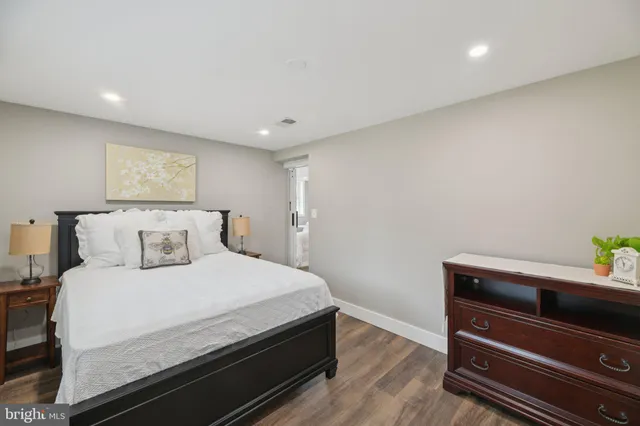 $599,999 | 8422 Woodlawn Street, Alexandria, VA 22309