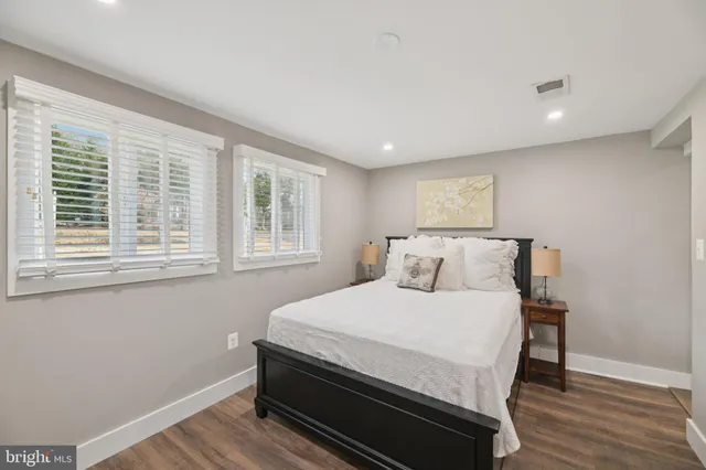 $599,999 | 8422 Woodlawn Street, Alexandria, VA 22309