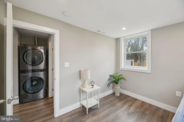 $599,999 | 8422 Woodlawn Street, Alexandria, VA 22309