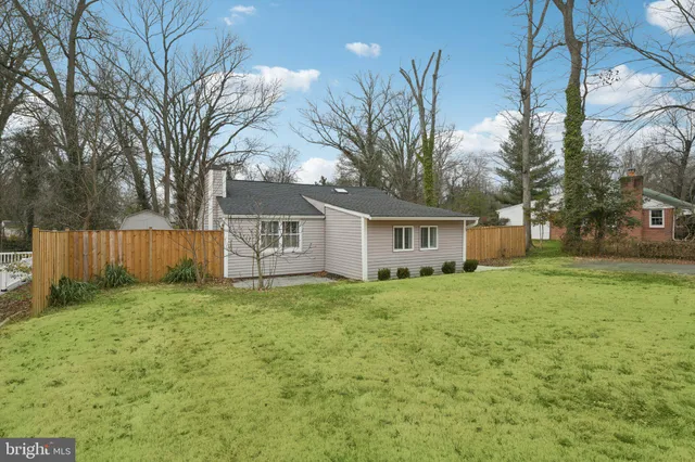 $599,999 | 8422 Woodlawn Street, Alexandria, VA 22309