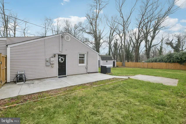 $599,999 | 8422 Woodlawn Street, Alexandria, VA 22309