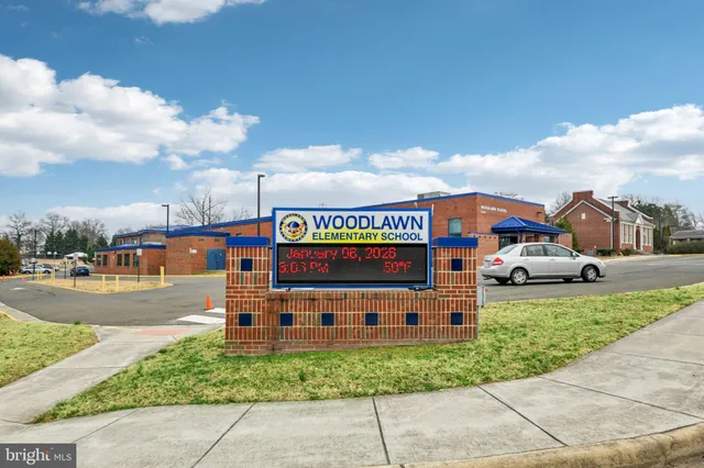 $599,999 | 8422 Woodlawn Street, Alexandria, VA 22309