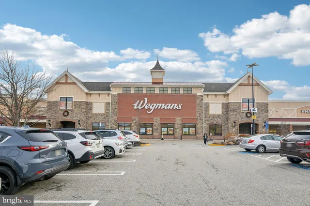 $599,999 | 8422 Woodlawn Street, Alexandria, VA 22309