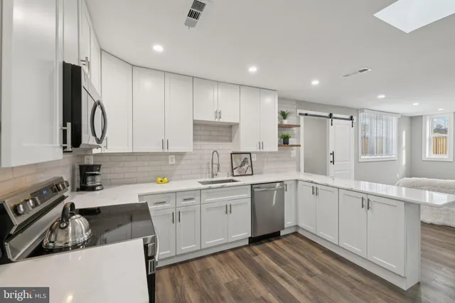 $599,999 | 8422 Woodlawn Street, Alexandria, VA 22309