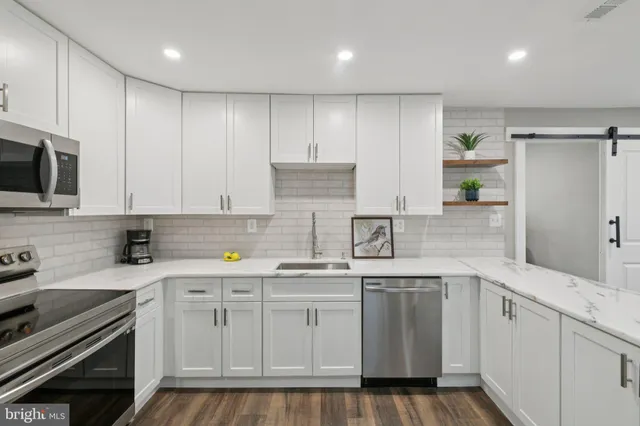 $599,999 | 8422 Woodlawn Street, Alexandria, VA 22309