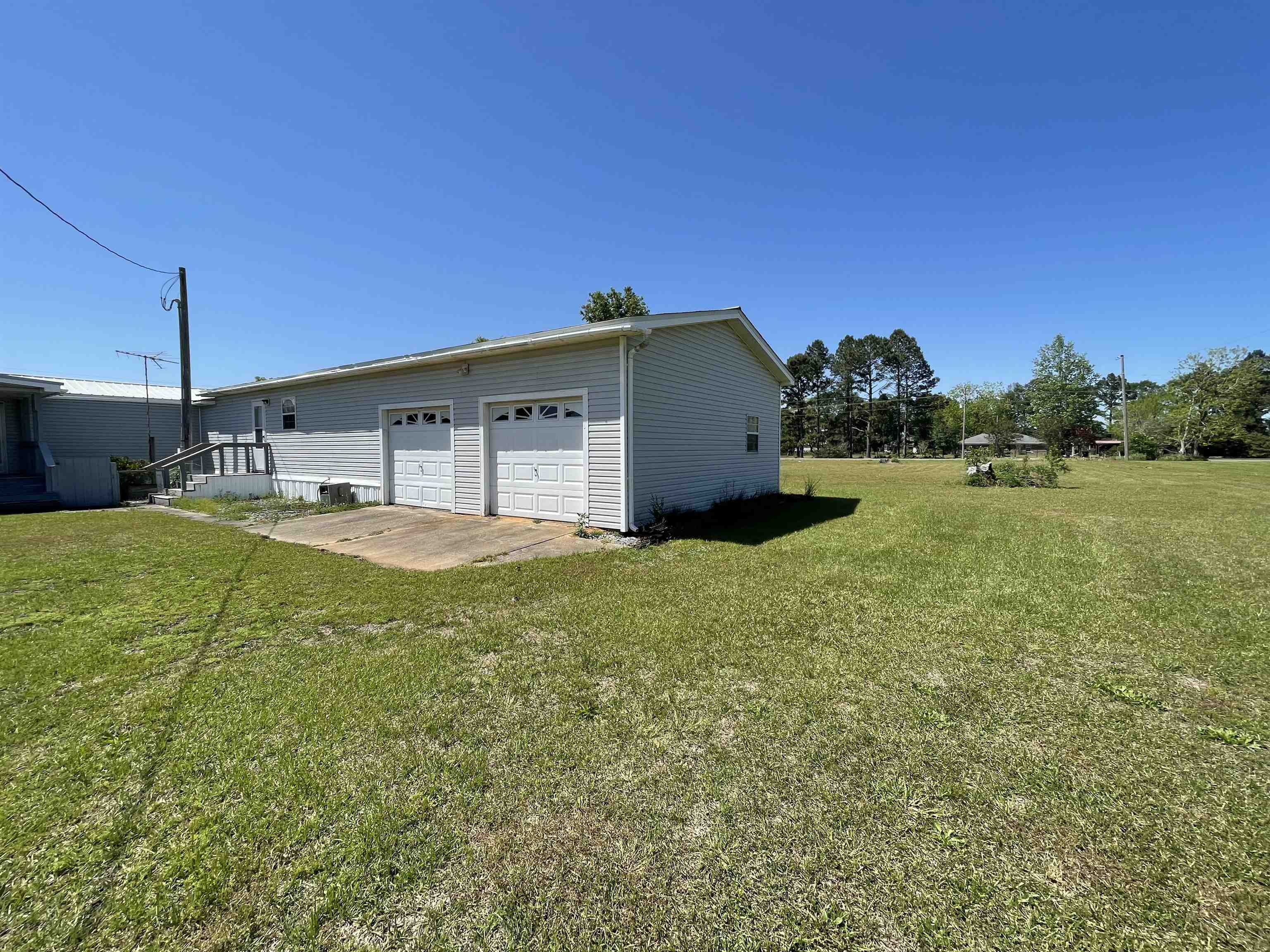 11980 Sycamore Lane Elberta, AL 36530 - Photo 4 of 46