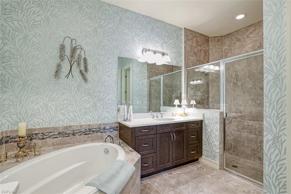6616 Roma Way Naples, FL 34113 - Photo 18 of 32 Gallery Image 18