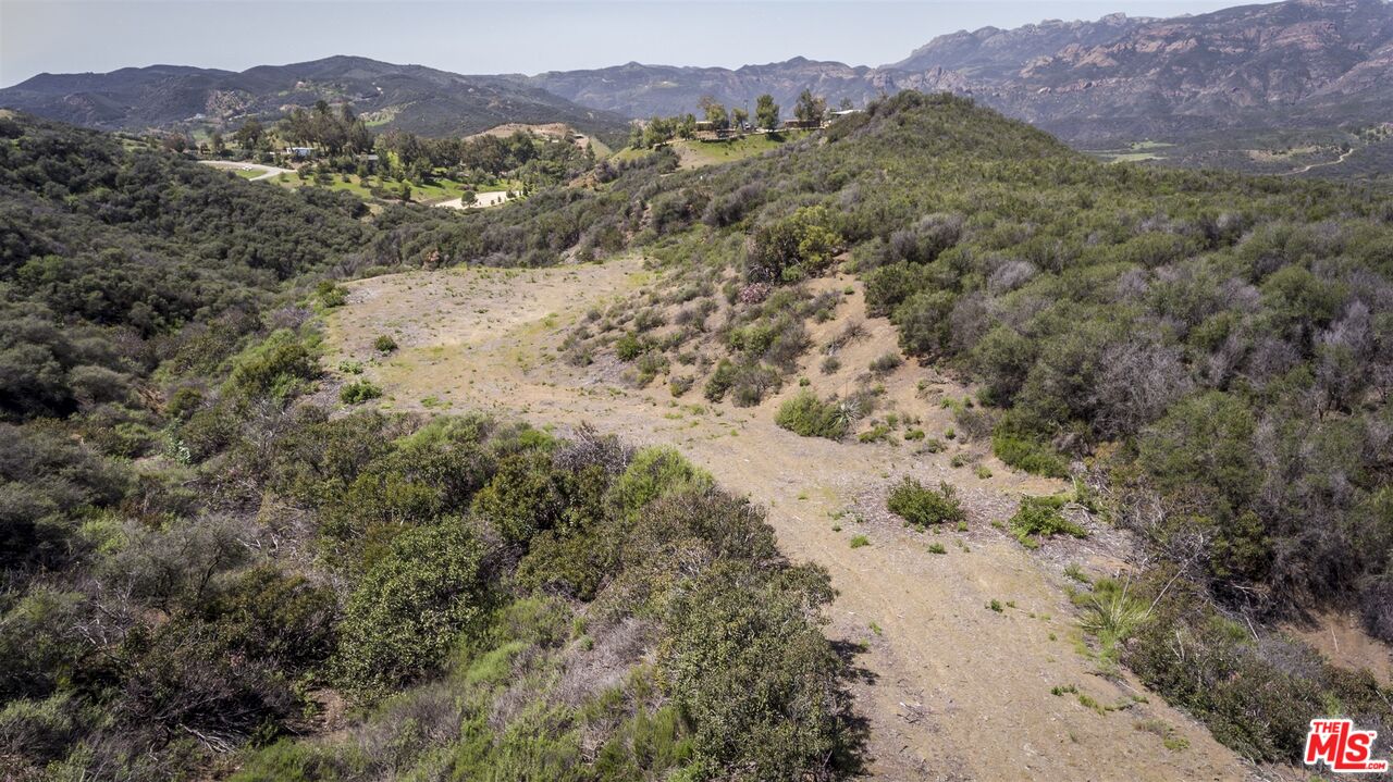 1747 Decker Road Malibu, CA 90265 - Photo 4 of 6