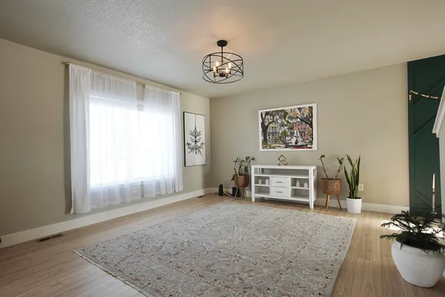 $420,000 | 5250 River Xing Avenue, Mills, WY 82644